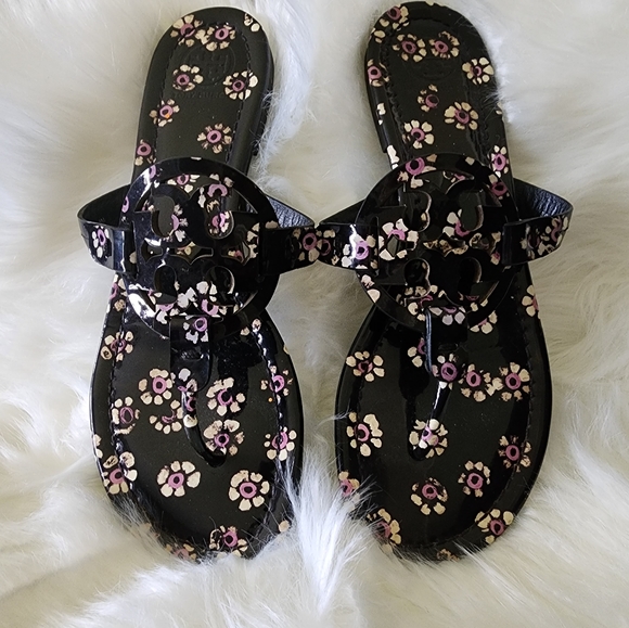 TORY BURCH Black Patent Leather Floral Thong Sandals 8 EUC - Picture 1 of 5